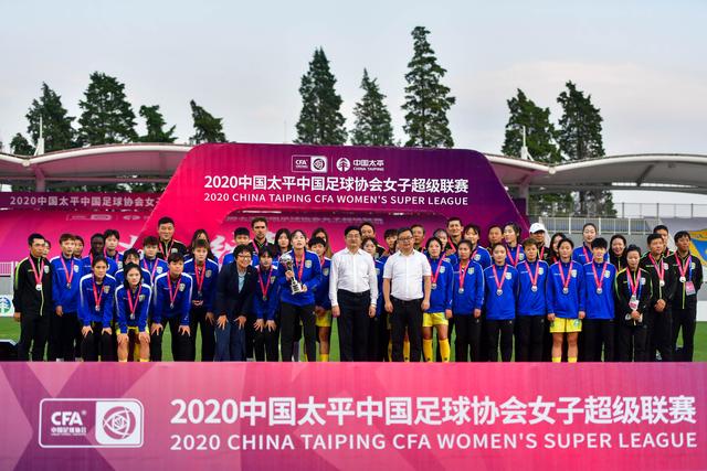安布罗西尼：莱奥提前表态离队影响身价，米兰本可获利更多